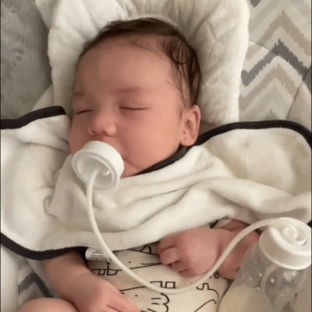 FeedEase⢠Self-feeding Bottle